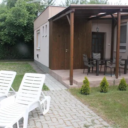 Xenia Apartman